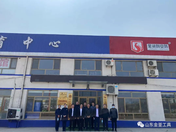乐陵市移动公司到乐陵市公安局安全教育中心、应急安全消防科普教育基地进行安全消防科普教育！
